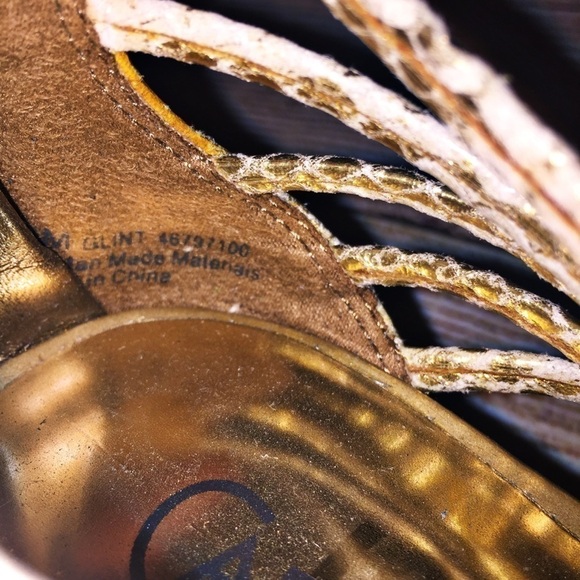 Carlos Santana Gold Snake Print Sandal Size 6 - Picture 9 of 12